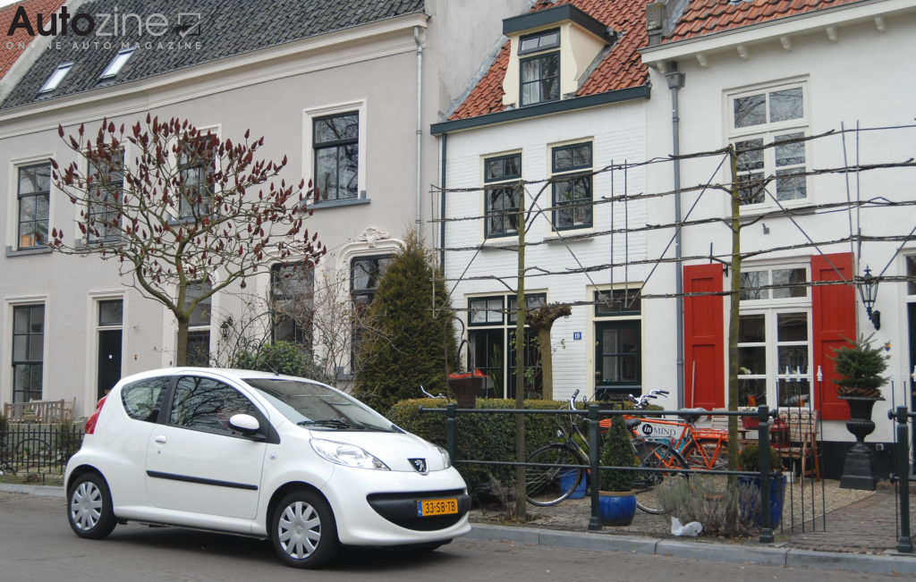 Peugeot 107 (Schuin voor)