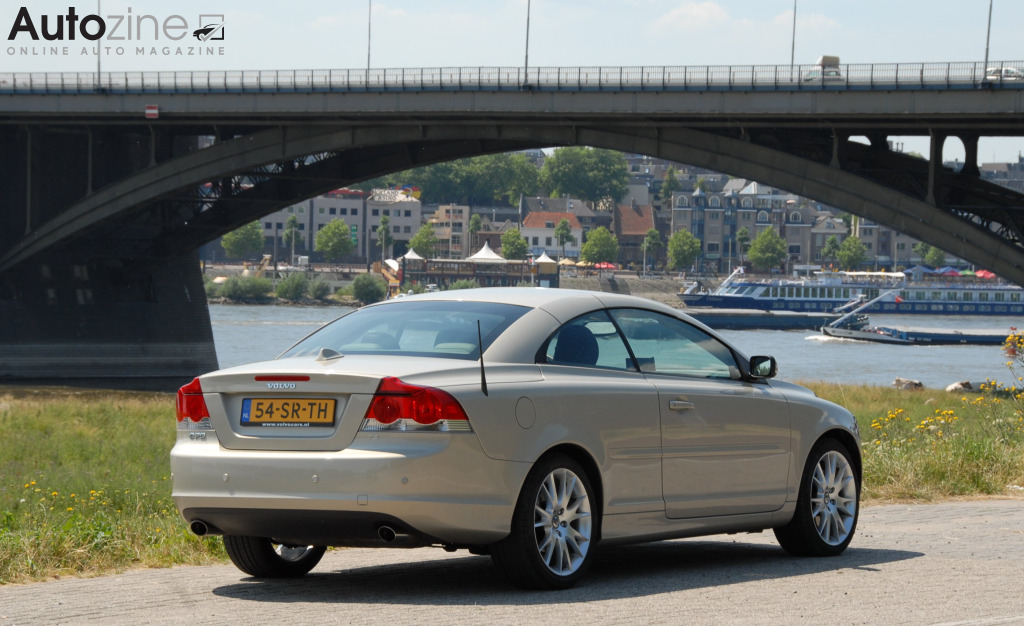 Volvo C70 (Schuin achter)
