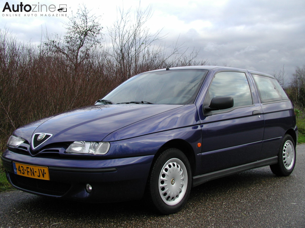 Alfa Romeo 145 (Zijkant)