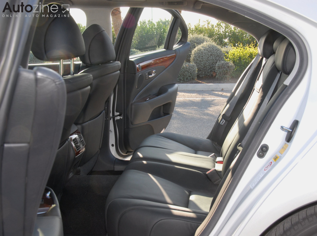 Lexus LS (2007 - 2017) (Achterin)