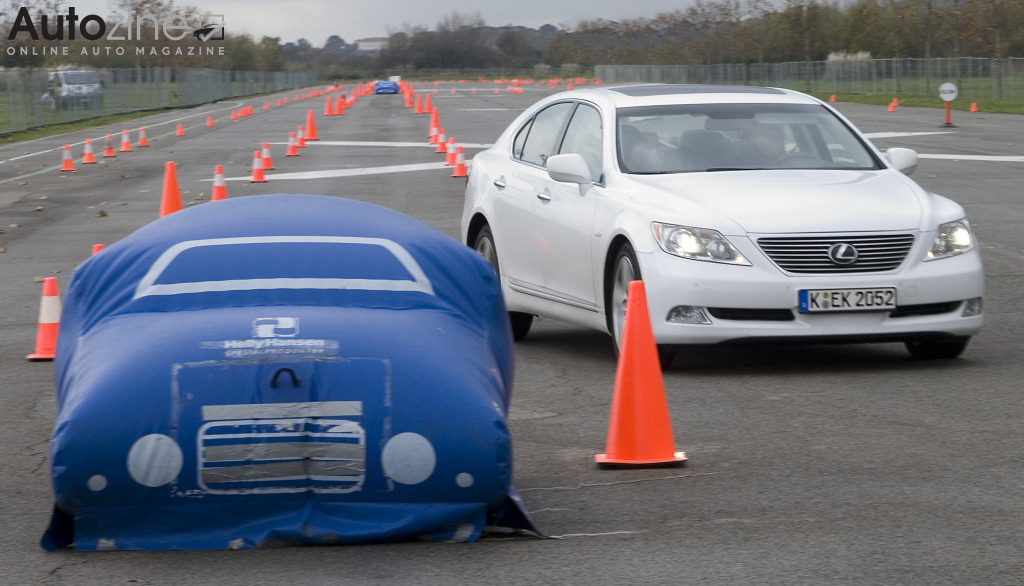 Lexus LS (2007 - 2017) (Veiligheidsdemo)