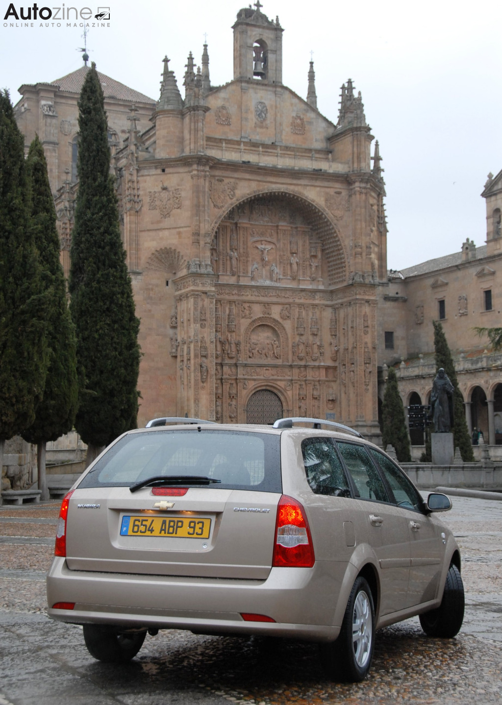 Chevrolet Nubira stationwagon (driekwart achter hoog)