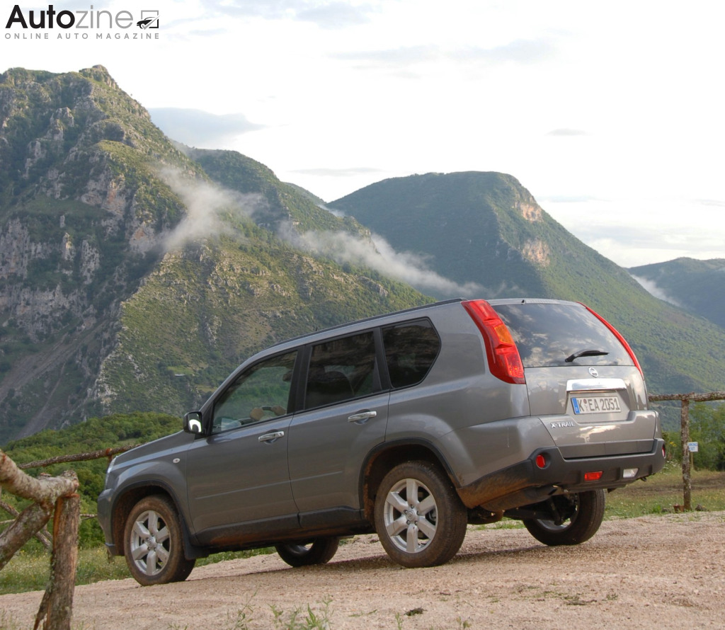 Nissan X-Trail (2007 - 2014) (Schuin achter)