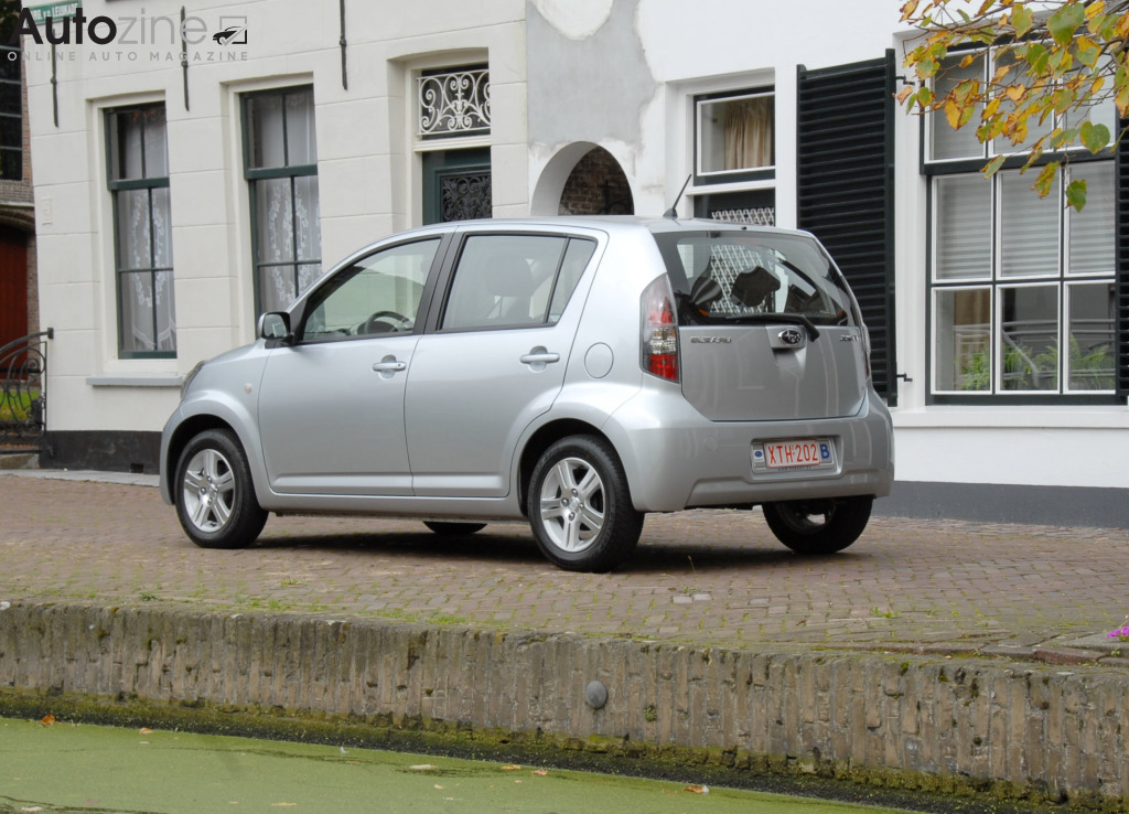 Subaru Justy (Schuin achter)